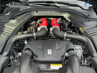 FERRARI California 2+2 plazas