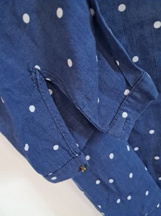 Camiseta Zara Talla S Lunares azul y blanca