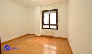 Piso en venta en Tenderina Alta - Fozaneldi en Oviedo