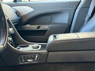 ASTON MARTIN Rapide Luxury Touchtronic 2