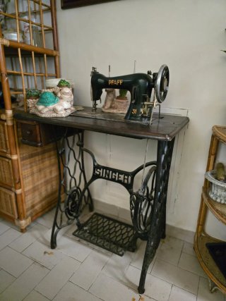 Macchina da cucire vintage Pfaff 31