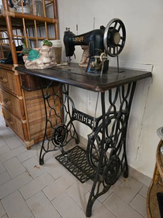 Macchina da cucire vintage Pfaff 31