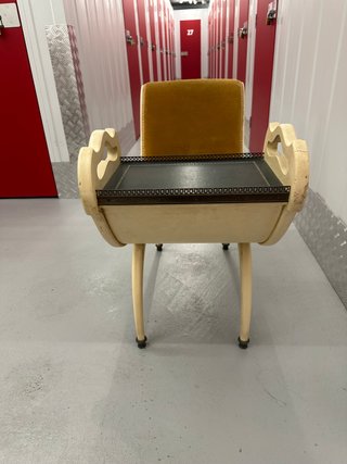Sillón teléfono vintage madera y terciopelo