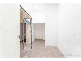 Local comercial en venta en Eixample Sud – Migdia en Girona
