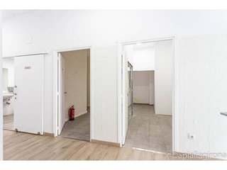 Local comercial en venta en Eixample Sud – Migdia en Girona