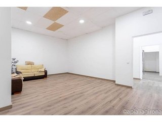 Local comercial en venta en Eixample Sud – Migdia en Girona