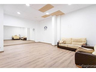 Local comercial en venta en Eixample Sud – Migdia en Girona