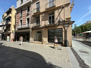Local comercial en alquiler en Centre - Joan Prim en Granollers