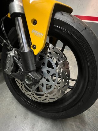 Ducati Monster 821 Amarilla Edicion Limitada