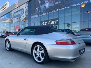 PORSCHE 911 Carrera 4 Cabrio