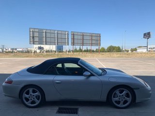 PORSCHE 911 Carrera 4 Cabrio