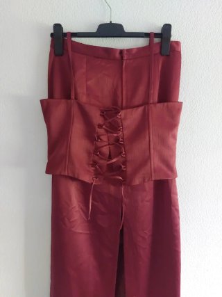 Conjunto de falda y top de fiesta un solo uso