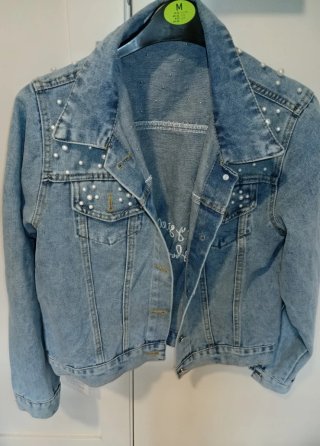 Chaqueta vaquera con perlas Talla S