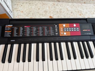 Piano Yamaha PSR F51