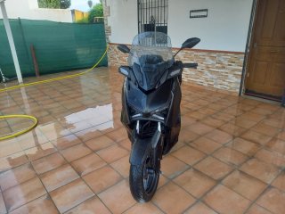 Yamaha XMAX Tech 125 con 13.900 kilometros