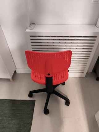 Silla de estudio roja Ikea