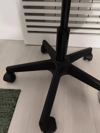 Silla de estudio roja Ikea