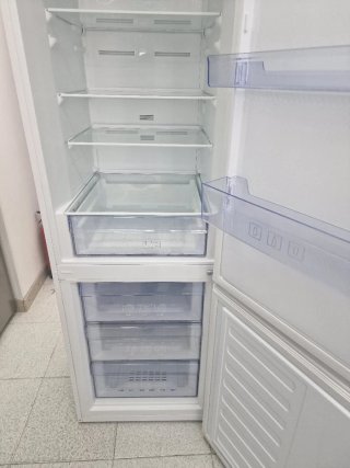 Nevera Beko 2m x 60cm con garantía
