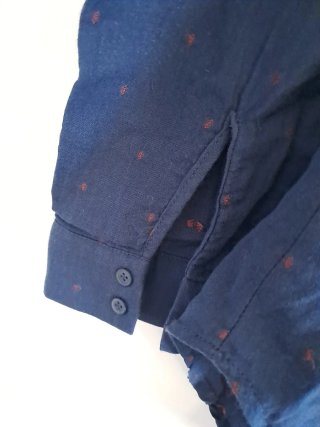 Blusa azul con lunares rosas talla S Zara