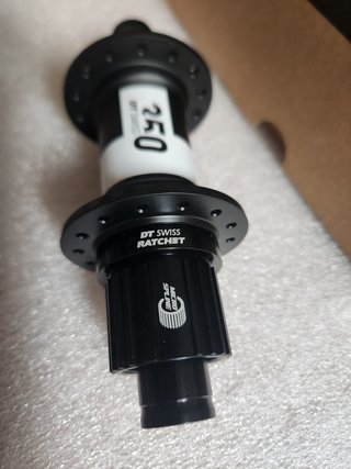 Buje trasero DT Swiss 350 28h 148mm CL Classic