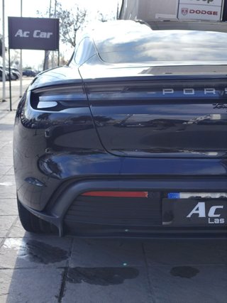 Porsche Taycan -