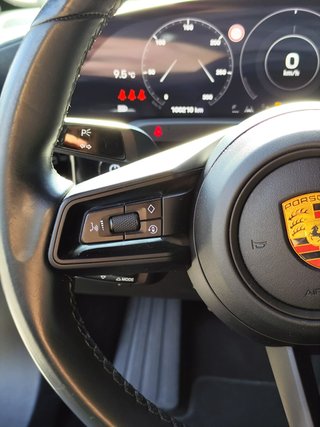 Porsche Taycan -
