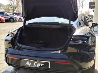 Porsche Taycan -