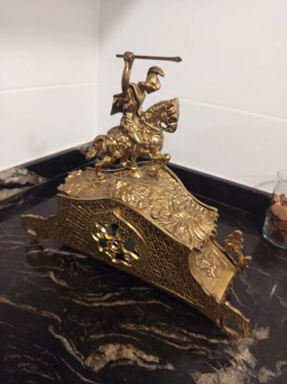Reloj de sobremesa de bronce
