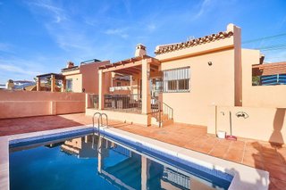 Chalet en venta en Calaburra - Chaparral en Mijas