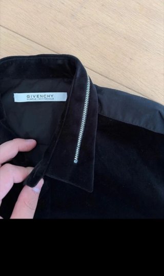 Camisa Givenchy Negra talla M ajustada.