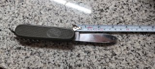 Navaja militar multiusos