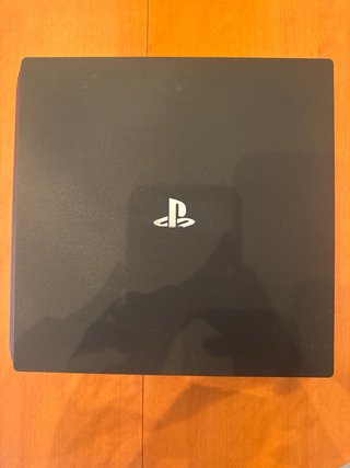 PS4 Pro 1TB + 2 mandos + GTA V + FIFA 19