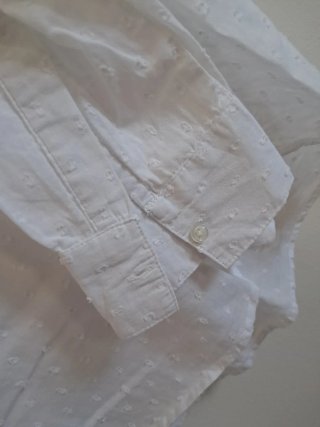 Blusa blanca manga larga con puntos talla M