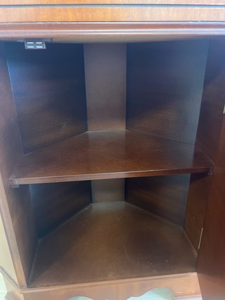 Estantería rinconera de madera