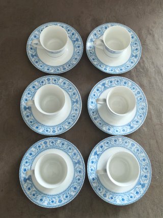 Juego de café, porcelana Bidasoa. 6 servicios.
