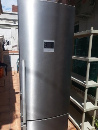 Nevera combi casi nueva