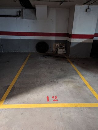 Garaje en venta en Avda. de Abril. - 9 de octubre en Sagunto
