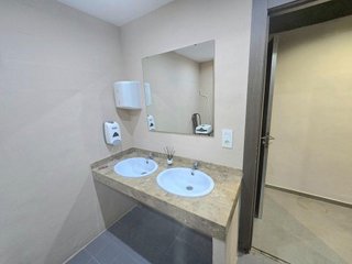 Local comercial en venta en El Bajondillo en Torremolinos