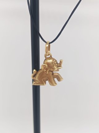 J-0849 Colgante elefante, oro 18K. Ocasión