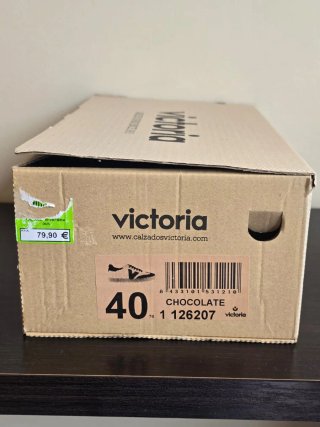 ZAPATILLAS UNISEX MARCA VICTORIA N-40.CON ETIQUETA
