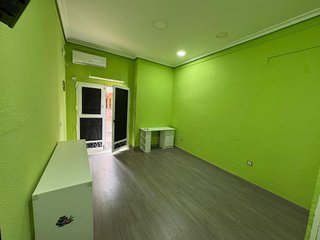 Local comercial en venta en Torrelamata - La Mata en Torrevieja
