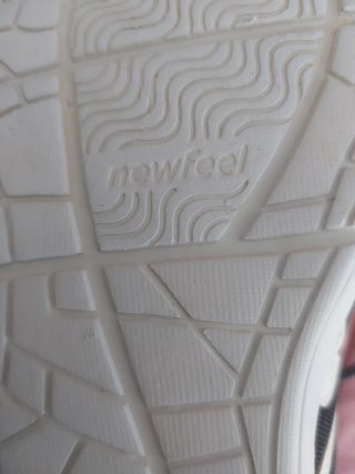 Zapatillas Newfeel Negras y Blancas