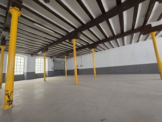 Nave industrial en alquiler en Almeda - El Corte Inglés en Cornellà de Llobregat