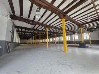 Nave industrial en alquiler en Almeda - El Corte Inglés en Cornellà de Llobregat