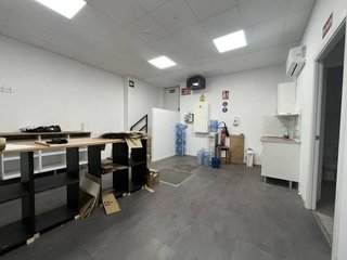 Local comercial en alquiler en Montigalà -Sant Crist en Badalona