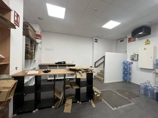 Local comercial en alquiler en Montigalà -Sant Crist en Badalona