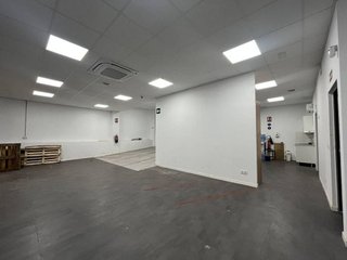 Local comercial en alquiler en Montigalà -Sant Crist en Badalona