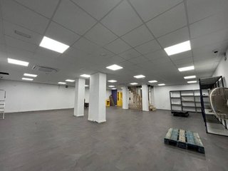 Local comercial en alquiler en Montigalà -Sant Crist en Badalona
