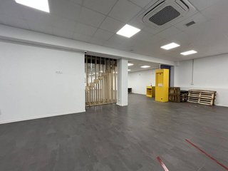 Local comercial en alquiler en Montigalà -Sant Crist en Badalona
