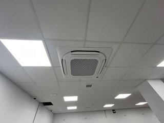 Local comercial en alquiler en Montigalà -Sant Crist en Badalona